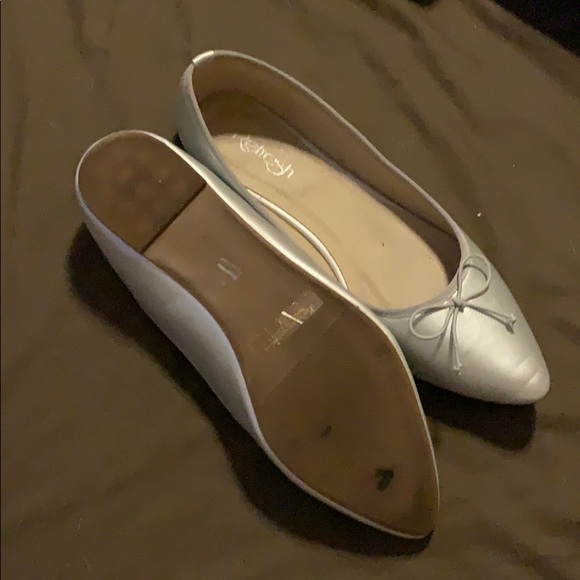 Silver flats with bow - Picture 3 of 3